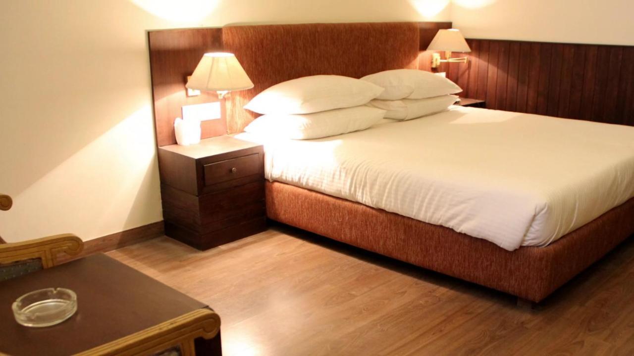Hotel 17 Miles Jammu Eksteriør billede